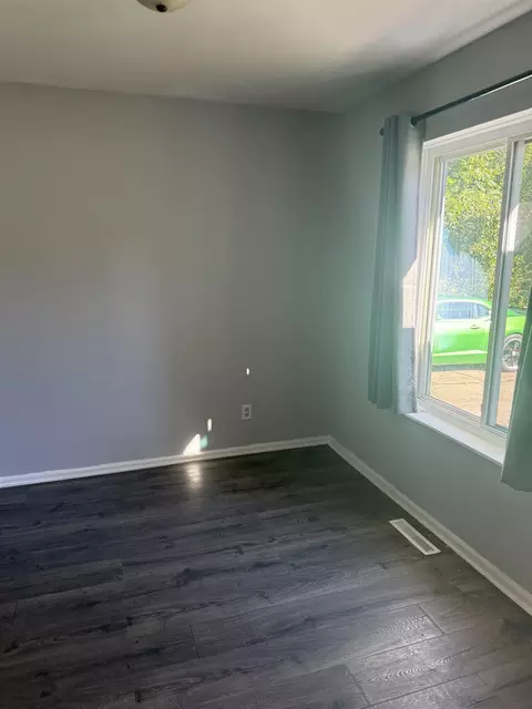 Bedroom - 3191 Brentfield, Flushing, MI 48433 photo 4 of 4