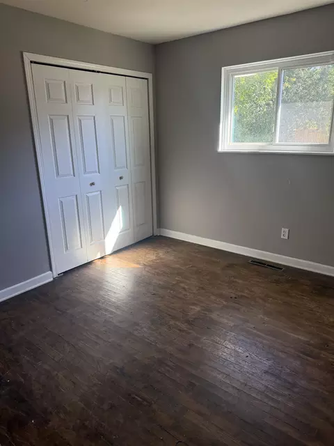 Bedroom - 3191 Brentfield, Flushing, MI 48433 photo 3 of 4