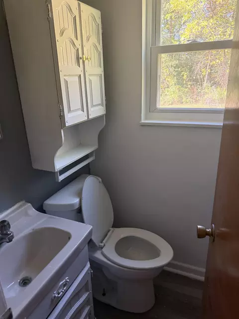 Bath - 3191 Brentfield, Flushing, MI 48433 photo 2 of 2