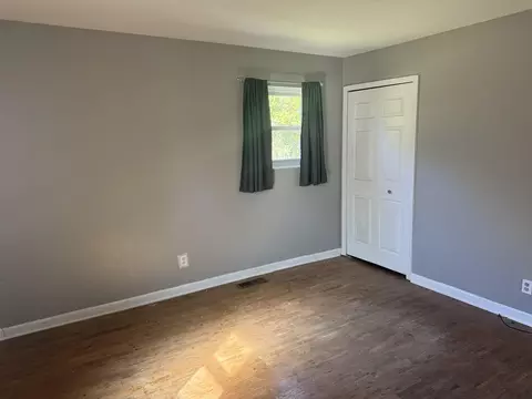 Bedroom - 3191 Brentfield, Flushing, MI 48433 photo 1 of 4