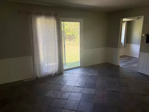 Living - 3191 Brentfield, Flushing, MI 48433 photo 2 of 2