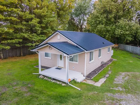 990 Pine, Bay City, MI 48706
