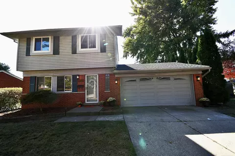 12816 Kinlock, Sterling Heights, MI 48312