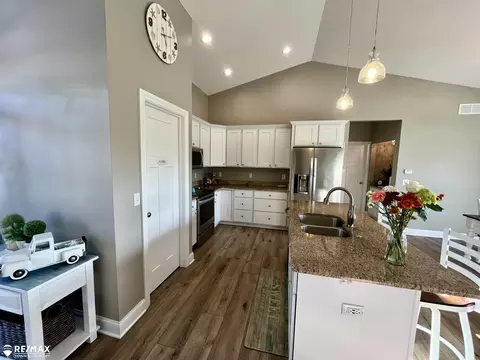 Kitchen - 2433 Mcclellan, Davison, MI 48423 photo 3 of 4