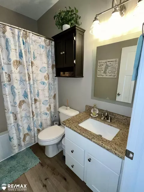 Bath - 2433 Mcclellan, Davison, MI 48423 photo 3 of 3