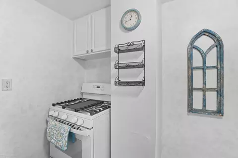 Kitchen - 407 Sackett, Monroe, MI 48162 photo 4 of 5