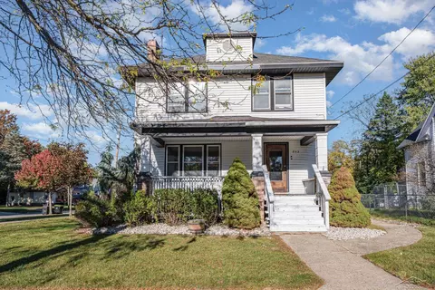 803 E Carpenter, Midland, MI 48640