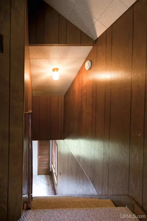 Entry Way - N10255 River, Ramsay, MI 49959 photo 2 of 5