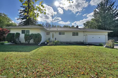 3318 Long, Burton, MI 48519