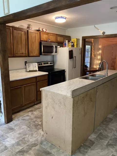 Kitchen - 3748 Fitzwater, Gladwin, MI 48624 photo 2 of 7