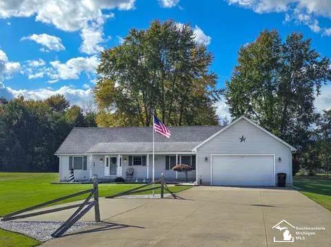 12007 Grafton, Carleton, MI 48117