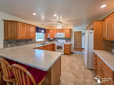 12007 Grafton, Carleton, MI 48117 photo 14