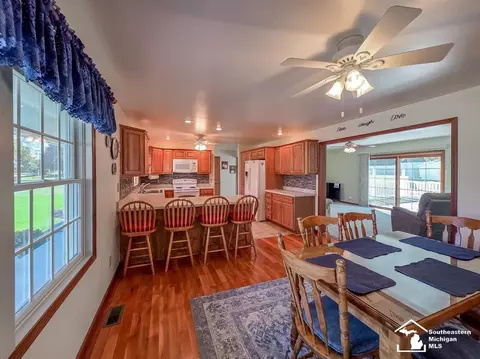 12007 Grafton, Carleton, MI 48117 photo 16
