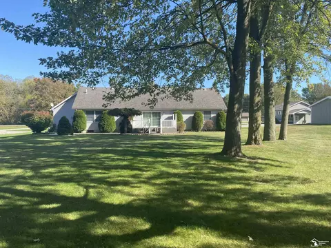 12007 Grafton, Carleton, MI 48117 photo 12