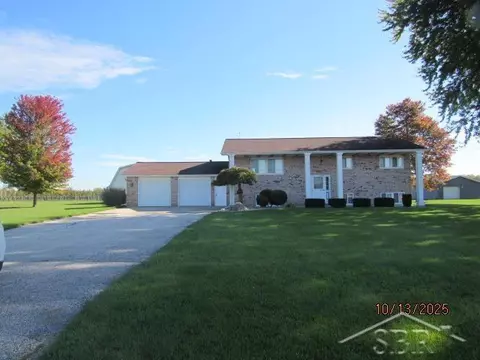 2243 Jarabec Rd, Saginaw, MI 48609