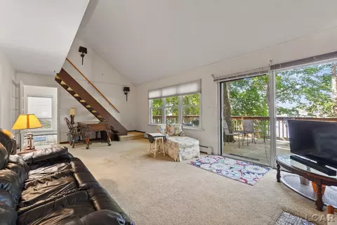 Living - 11866 Bradley, Jerome, MI 49249 photo 3 of 4