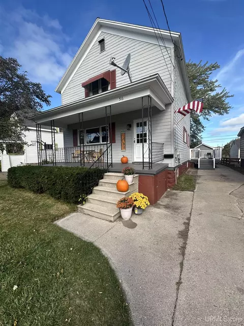 516 W W Rdg, Marquette, MI 49855
