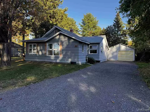 829 Lakeside, L'anse, MI 49946