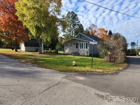 100 W Lincoln, Iron Mountain, MI 49801
