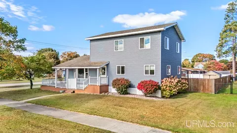324 Dakota, Gladstone, MI 49837