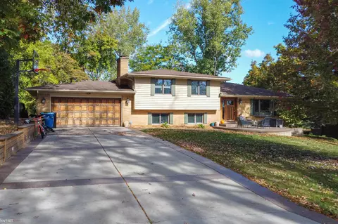 1244 Pomona, Fenton, MI 48430