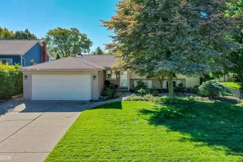 8716 Calvert, Sterling Heights, MI 48312