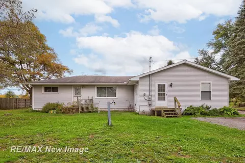 1865 W Moore, Saginaw, MI 48601