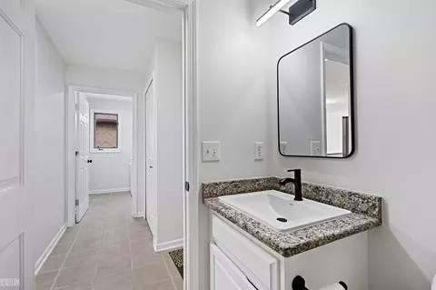 Bath - 45563 Thorn Tree, Macomb, MI 48044 photo 4 of 5