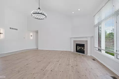 Living - 45563 Thorn Tree, Macomb, MI 48044 photo 3 of 6