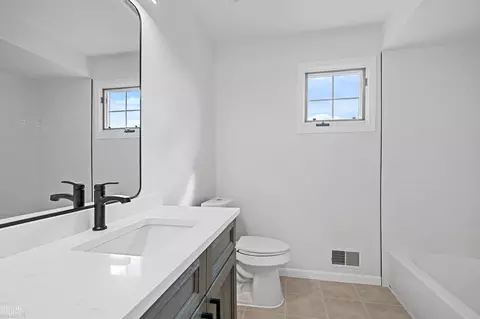 Bath - 45563 Thorn Tree, Macomb, MI 48044 photo 3 of 5