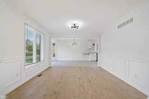 Living - 45563 Thorn Tree, Macomb, MI 48044 photo 4 of 6