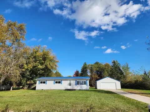 4154 N Mackinaw, Pinconning, MI 48650