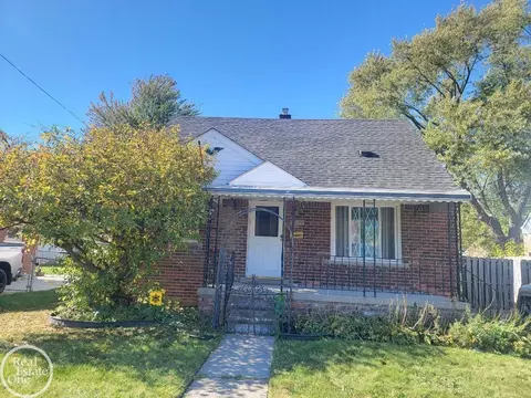25805 Waldorf, Roseville, MI 48066