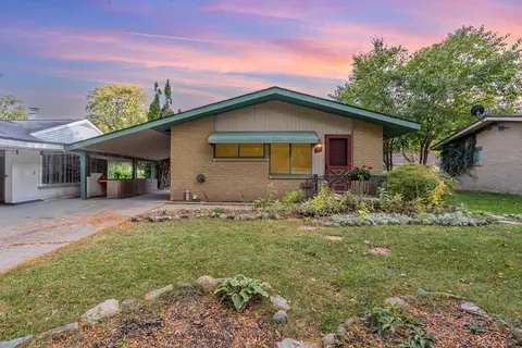 14 W Sharlear, Essexville, MI 48732