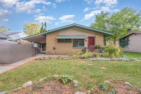 14 W Sharlear, Essexville, MI 48732