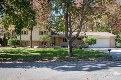 5903 Harwood, Midland, MI 48640