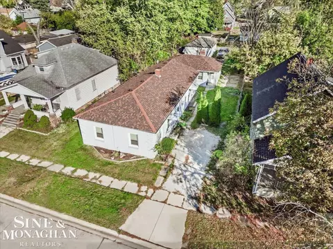 1207 White, Port Huron, MI 48060