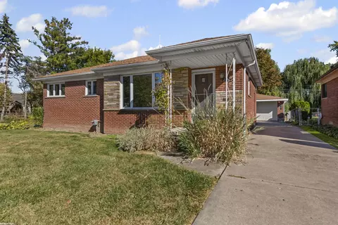26318 San Rosa, Saint Clair Shores, MI 48081