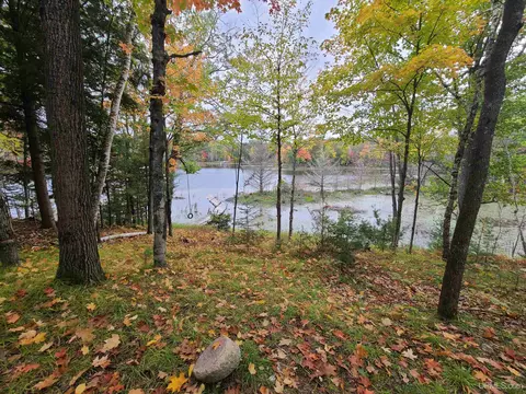 w16125 South Loop Drive, Fence T-wi, WI 54120