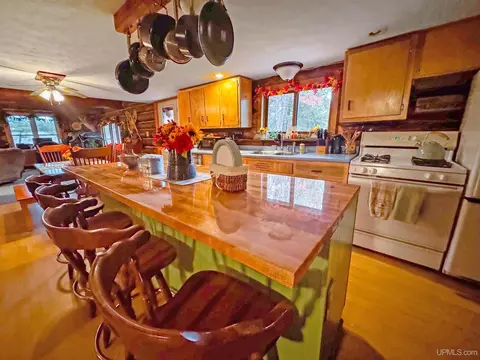 Kitchen - 7159 Perkins 305, Rapid River, MI 49878 photo 1 of 2