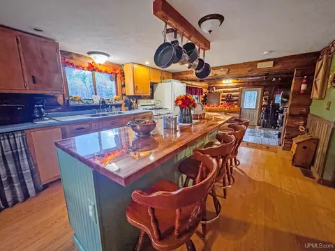 Kitchen - 7159 Perkins 305, Rapid River, MI 49878 photo 2 of 2