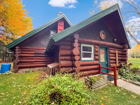 Exterior - 7159 Perkins 305, Rapid River, MI 49878 photo 2 of 3