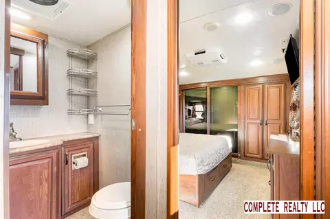 Bath - 831 Main St UNIT 222, Au Gres, MI 48703 photo 3 of 4