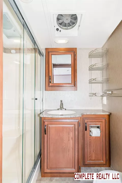 Bath - 831 Main St UNIT 222, Au Gres, MI 48703 photo 2 of 4