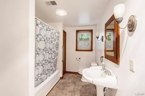 Bath - 3822 Sharp Rd, Adrian, MI 49221 photo 4 of 4