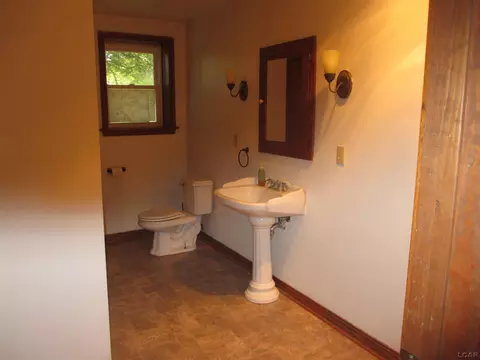 Bath - 3822 Sharp Rd, Adrian, MI 49221 photo 3 of 4
