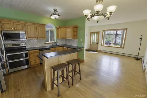 Kitchen - 133 Cliff, Ishpeming, MI 49849 photo 2 of 2