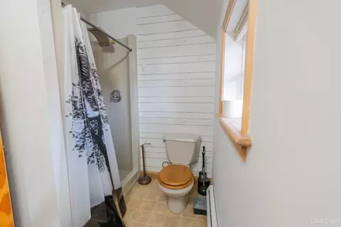 Bath - 133 Cliff, Ishpeming, MI 49849 photo 4 of 5