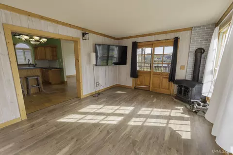 Living - 133 Cliff, Ishpeming, MI 49849 photo 2 of 4