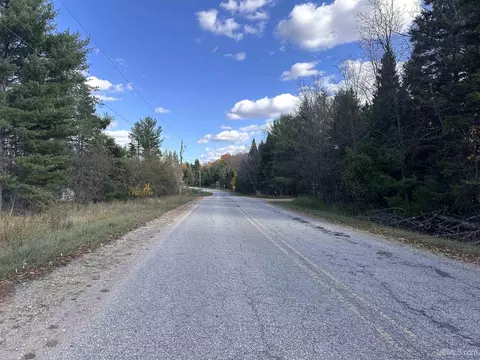W8220 Co Rd 388, Vulcan, MI 49892